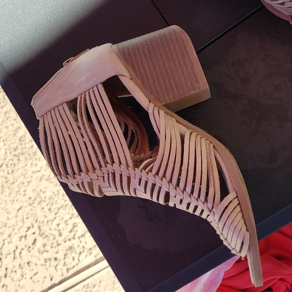 NEW Summer Sandals - Picture 2 of 3